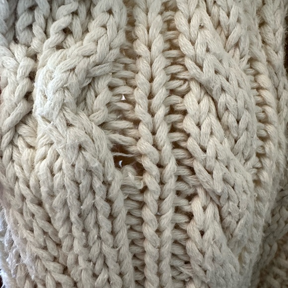 Ralph Lauren Cream Cable Knit Sweater with American Flag - Picture 4 of 15